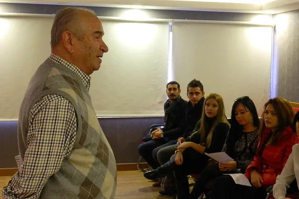 duayen-tiyatro-sanatcisi-bozkurt-kuruc-yasamini-yitirdi-kurtlar-vadisi-pusu-da-oynamisti-1642313900509.jpg Duayen tiyatro sanatçısı Bozkurt Kuruç yaşamını yitirdi! Kurtlar Vadisi Pusu da oynamıştı...-5