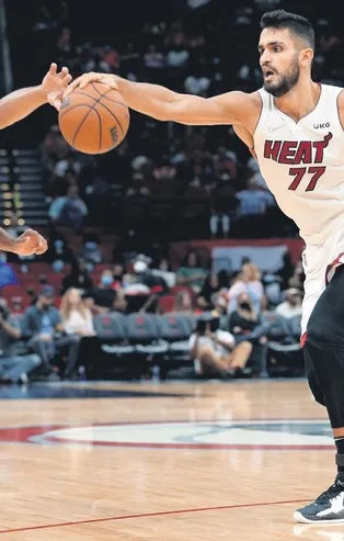 NBA Miami Heat’taki temsilcimiz Ömer Faruk Yurtseven fırtına gibi esti