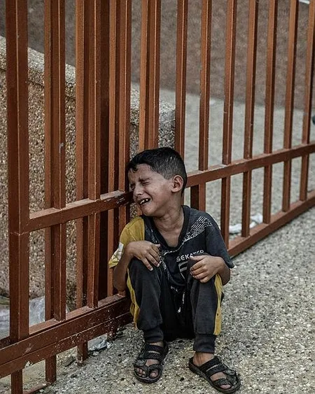 İşgalci İsrail Gazze'ye her saniye bomba yağdırıyor: 1 gecede 400 nokta 704 mazlum! | Hamas 2 rehineyi serbest bıraktı... Hastaneler çöktü-7