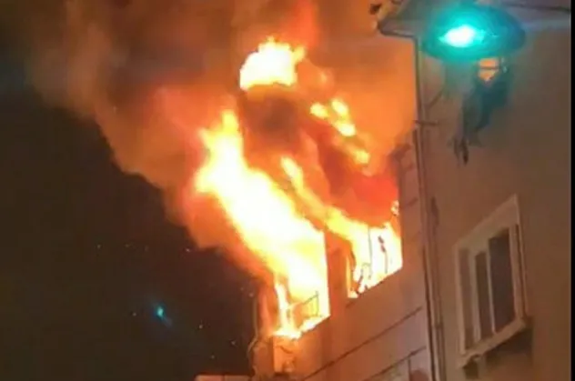 Beyoğlu'nda korkutan yangın! Facia ucuz atlatıldı