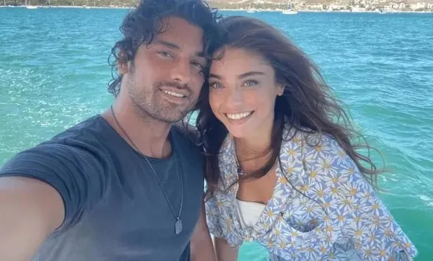 ayca-aysin-turan-ile-alp-navruz-askina-nazar-degdi-yakisikli-oyuncu-spor-salonunda-birkac-guzelle-1665349392451.jpeg Ayça Ayşin Turan ile Alp Navruz aşkına nazar değdi! Yakışıklı oyuncu spor salonunda birkaç güzelle...-4