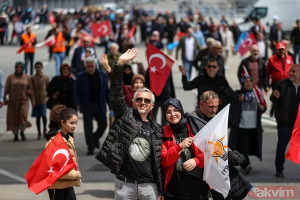 Gün vatan günü! İstanbul'da kutlu zaferin ayak sesleri: Milli irade direnişin sembolü Atatürk Havalimanı'nda Başkan Erdoğan'ı kucakladı - 24
