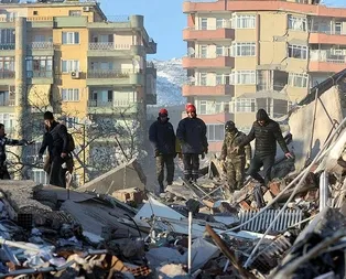 Pakistandan Türkiyedeki depremzedeler için yardım fonu: Bakanlar kurulu üyeleri aylık, memurlar günlük maaşını bağışladı