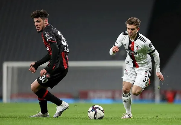 ridvan-yilmaz-eintracht-frankfurta-transfer-oldu-1654952601317.jpeg Takvim.com.tr'nin duyurduğu Rıdvan Yılmaz transferinde mutlu son: Eintracht Frankfurt ile anlaştı!-5