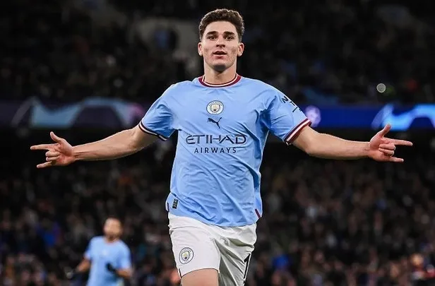 fifa-yilin-futbolcu-adaylarini-acikladi-turk-yildiz-listede-yer-buldu-1694716811539.jpeg FIFA yılın futbolcu adaylarını açıkladı! Türk yıldız da listede yer aldı-5