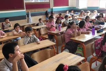 Yardımcı kitap, cep telefonu, ders zili...
