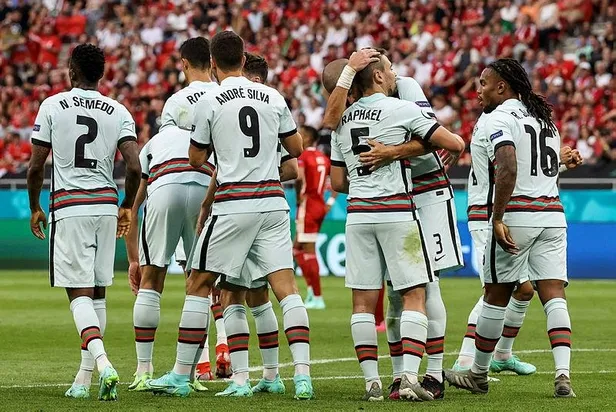 cristiano-ronaldo-sov-yapti-macaristan-0-3-portekiz-mac-sonucu-euro-2020-1623781810840.jpeg Cristiano Ronaldo şov yaptı! Macaristan 0-3 Portekiz | MAÇ SONUCU EURO 2020-4