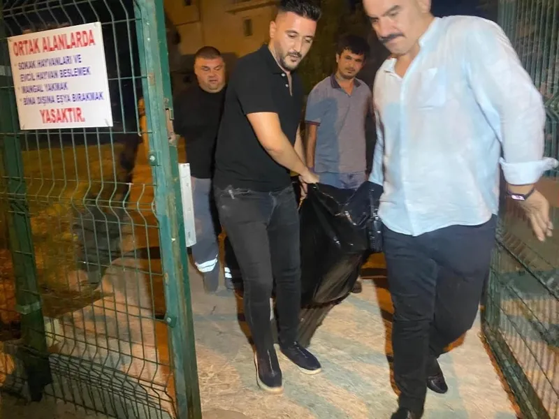 Antalya'da eski koca dehşeti! Genç kadın eşarbıyla boğularak katledildi | Cinayet öncesi ve sonrası kamerada (İHA)