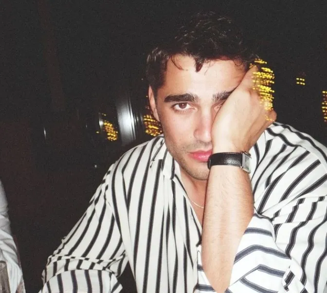 Yalı Çapkını'nın başrolü Mert Ramazan Demir'den doktor abisiyle yeni poz! - 3