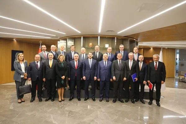 Hazine ve Maliye Bakanı Berat Albayrak BDDK ve Türkiye Bankalar Birliği ile görüştü-1