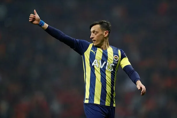mesut-ozilin-yildizlastigi-galatasaray-derbisinde-fenerbahce-kazanan-taraf-oldu-1637534365225.jpeg