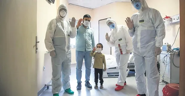 Koronavirüs salgını çocuklara da bulaştı! Özellikle 8-11 yaş dilimindeki çocukların virüsten ciddi anlamda etkileniyor