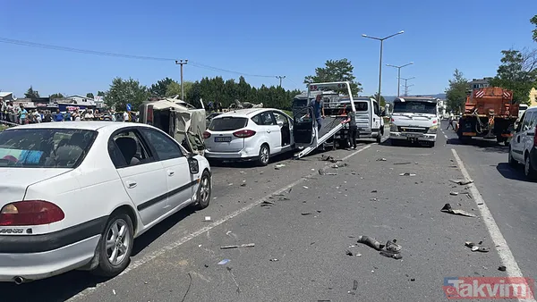 Bolu'da katliam gibi kaza: 4 otomobil birbirine girdi! - 3