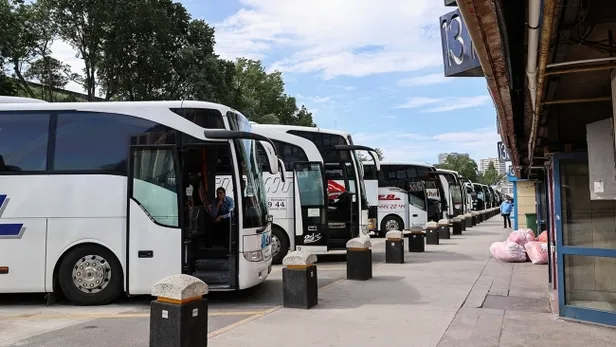 18 yaş altı ve 65 yaş üstü toplu taşımaya binebilir mi? 18 yaş altı ve 65 yaş üstü seyahat edebiliyor mu?-4