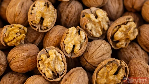 Yaz Meyvelerine Dikkat Yaz Meyveleri Genellikle Sağlıklı Gibi Görünse De, Karatay Şeker İçeriği Yüksek Meyvelerin Bağışıklığı Olumsuz Etkileyebileceğine Dikkat...