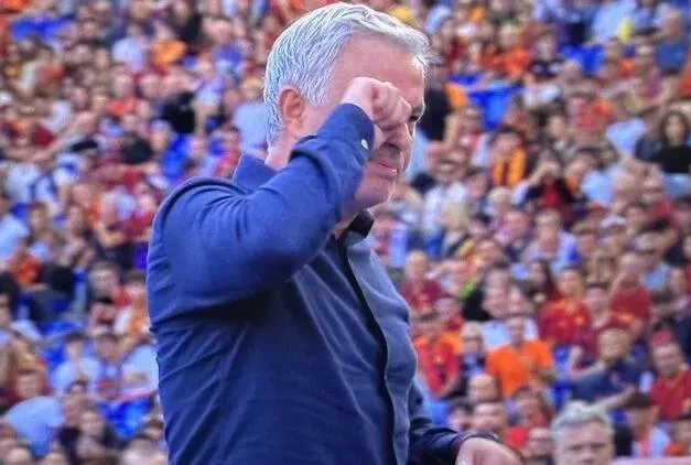 Jose Mourinho atıldı Roma kazandı!