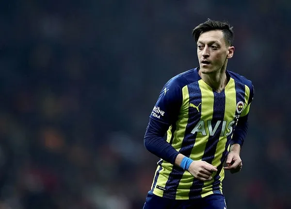 basaksehir-teknik-direktoru-emre-belozoglundan-mesut-ozil-aciklamasi-1661792018687.jpg Başakşehir teknik direktörü Emre Belözoğlu'ndan Mesut Özil açıklaması-5