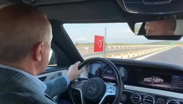 Başkan Erdoğan İstanbul-İzmir Otoyolu'nda ilk sürüşü gerçekleştirdi