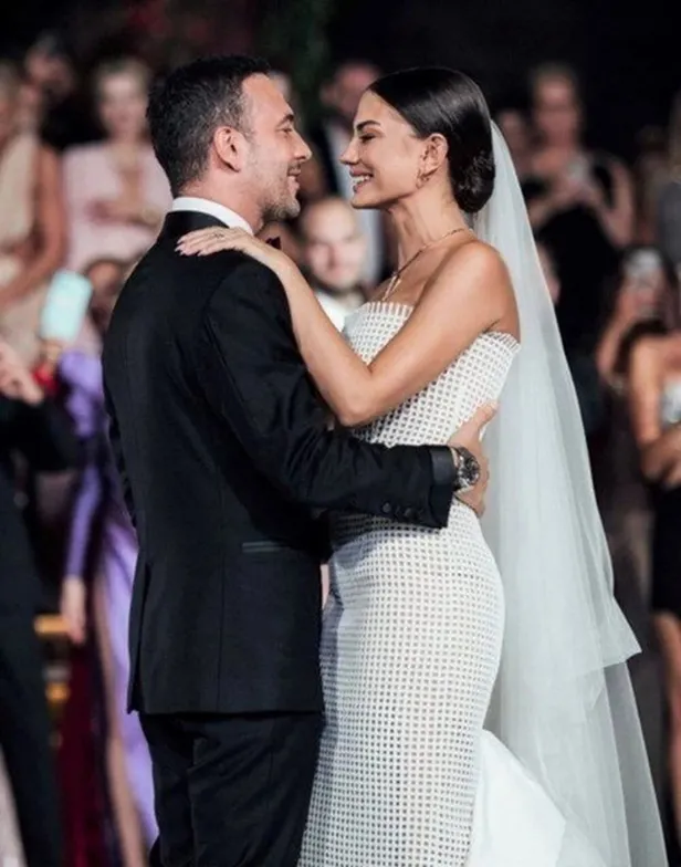 demet-ozdemir-oguzhan-koc-bosandi-mi-son-dakika-demet-ozdemir-oguzhan-koc-ayrildi-mi-neden-kac-ay-evli-kaldila-1681377842848.jpeg