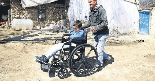 Malatya’da babasının sırtında okula giden 10 yaşındaki Batuhan Şahin için yollar asfaltlanıyor