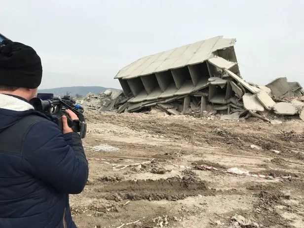 300 kilo dinamitin yıkamadığı bina bakın nasıl yıkıldı...-8