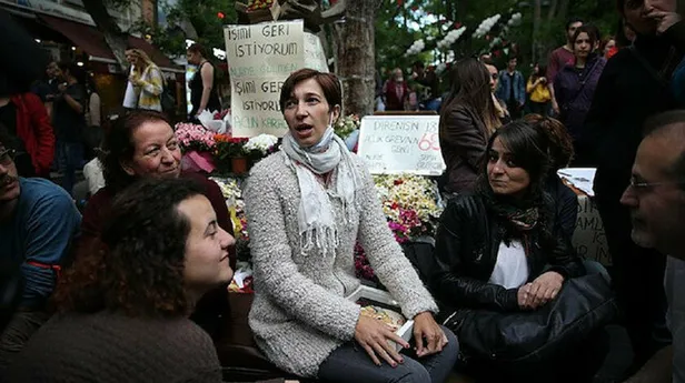 CHP Genel Başkanı Kemal Kılıçdaroğlu'nun 'kardeşim' dediği Nuriye Gülmen DHKP-C'den tutuklandı!-1