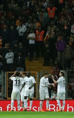 Galatasaray'ı 2-0 mağlup eden Akhisarspor Türkiye Kupası'nda finale çıktı