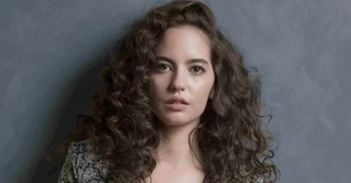 ezgi senler kimdir cat kapi nin aysen