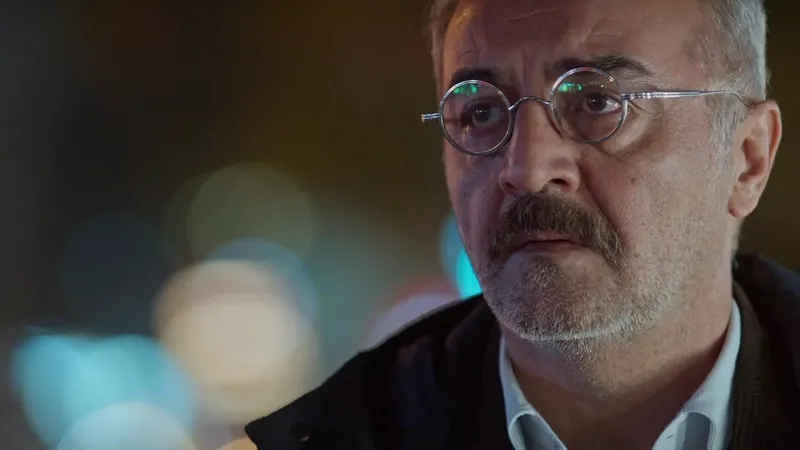 inci-tanelerinde-sicagi-sicagina-2-ayrilik-diziyi-finalin-kiyisina-getirdi-veda-1711709130911.jpeg Veda gongları çalıyor! İnci Taneleri'nde sıcağı sıcağına 2 ayrılık; Dizi finalin kıyısında!-5