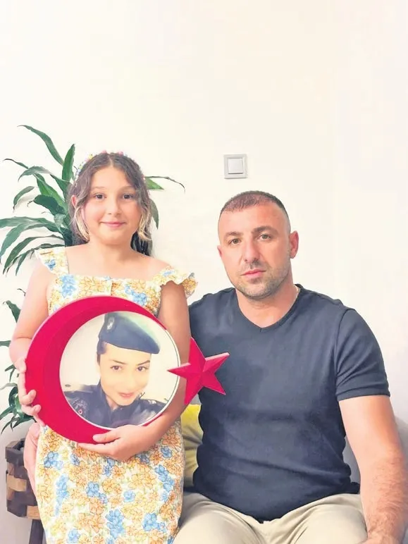 halam-gibi-polis-olup-yolundan-gidecegim-1783036094209.jpeg Şehit Gülşah Güler'in adı 10 yaşındaki yeğeninde yaşıyor: "Halam gibi polis olacağım"-3