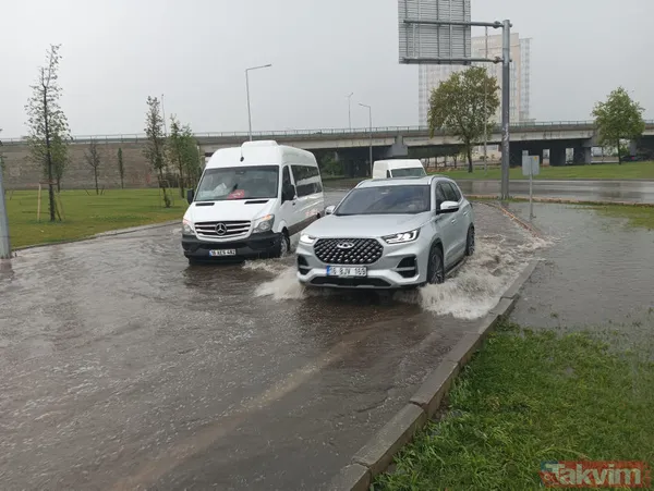 Bursa'da sağanak hayatı felç etti! Ev, iş yeri, AVM otoparkı ve metroları su bastı... Taşan Nilüfer Çayı'ndan ceset çıktı - 31