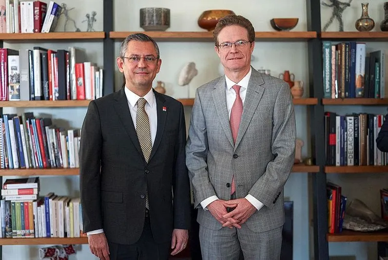 Önce DEM’e ardından CHP’ye!