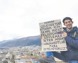 Otostopla gezip öğüt topluyor