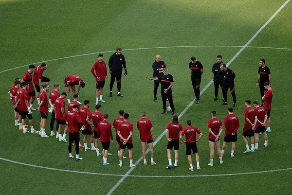 Şenol Güneş, Galler maçı öncesi iddialı konuştu: Gerçek Türkiye'yi göstereceğiz-8