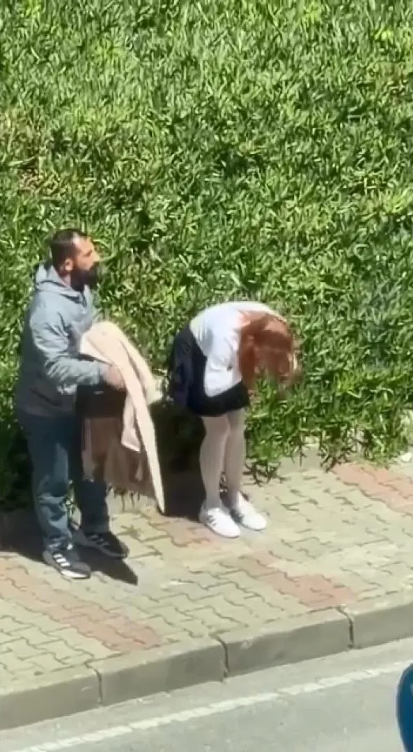 maltepede-sokak-ortasinda-kadina-yumruk-mudahale-edenlere-de-saldirdi-1777451270559.jpeg Maltepe'de sokak ortasında kadına yumruk: Müdahale edenlere de saldırdı-3