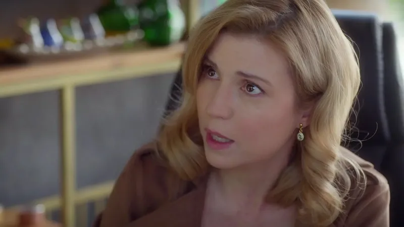 inci-tanelerinde-sicagi-sicagina-2-ayrilik-diziyi-finalin-kiyisina-getirdi-veda-1711709120437.jpeg Veda gongları çalıyor! İnci Taneleri'nde sıcağı sıcağına 2 ayrılık; Dizi finalin kıyısında!-3