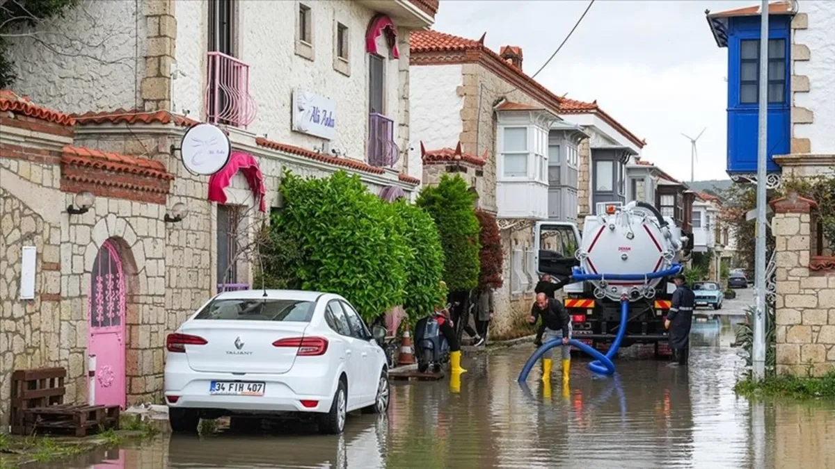İzmir’i yine sel aldı!