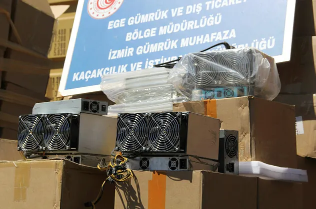 İzmir'de dev operasyon! Kripto para üretiminde kullanacaklardı