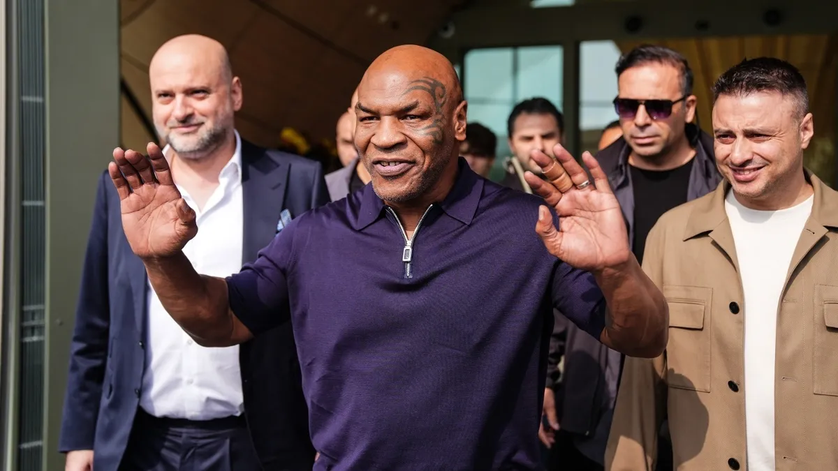 mike-tyson-istanbula-geldi-turk-dizisinde-oynayacak-1793021461258.jpg Mike Tyson ailesiyle İstanbul'a geldi: Efsane boksörün Türkiye'ye geliş nedeni ve yeni projesi ortaya çıktı-3