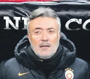 beklenilen-katkiyi-bir-turlu-veremeyen-alex-teixeira-ayrilik-icin-gun-sayiyor-1650408238062.jpeg Beklenilen katkıyı bir türlü veremeyen Alex Teixeira ayrılık için gün sayıyor-5