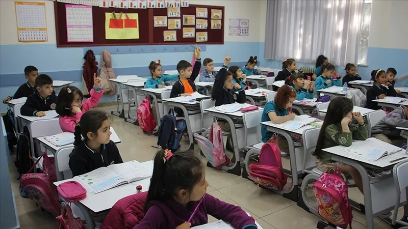 son-dakika-meb-valilik-kar-tatili-aciklamasi-17-aralik-2024-sali-okul-tatili-olan-iller-listesi-1734379343084.jpg 17 Aralık 2024 Salı okul tatili olan iller listesi! Son dakika MEB-Valilik kar tatili açıklaması-3