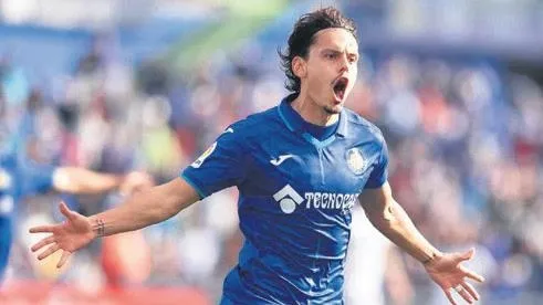 super-lige-ambargo-koyan-trabzonspor-ikinci-en-uzun-liderlik-ve-ic-saha-yenilmezlik-serisine-ulasti-1645909684494.jpeg Süper Lig'e ambargo koyan Trabzonspor ikinci en uzun liderlik ve iç saha yenilmezlik serisine ulaştı-11