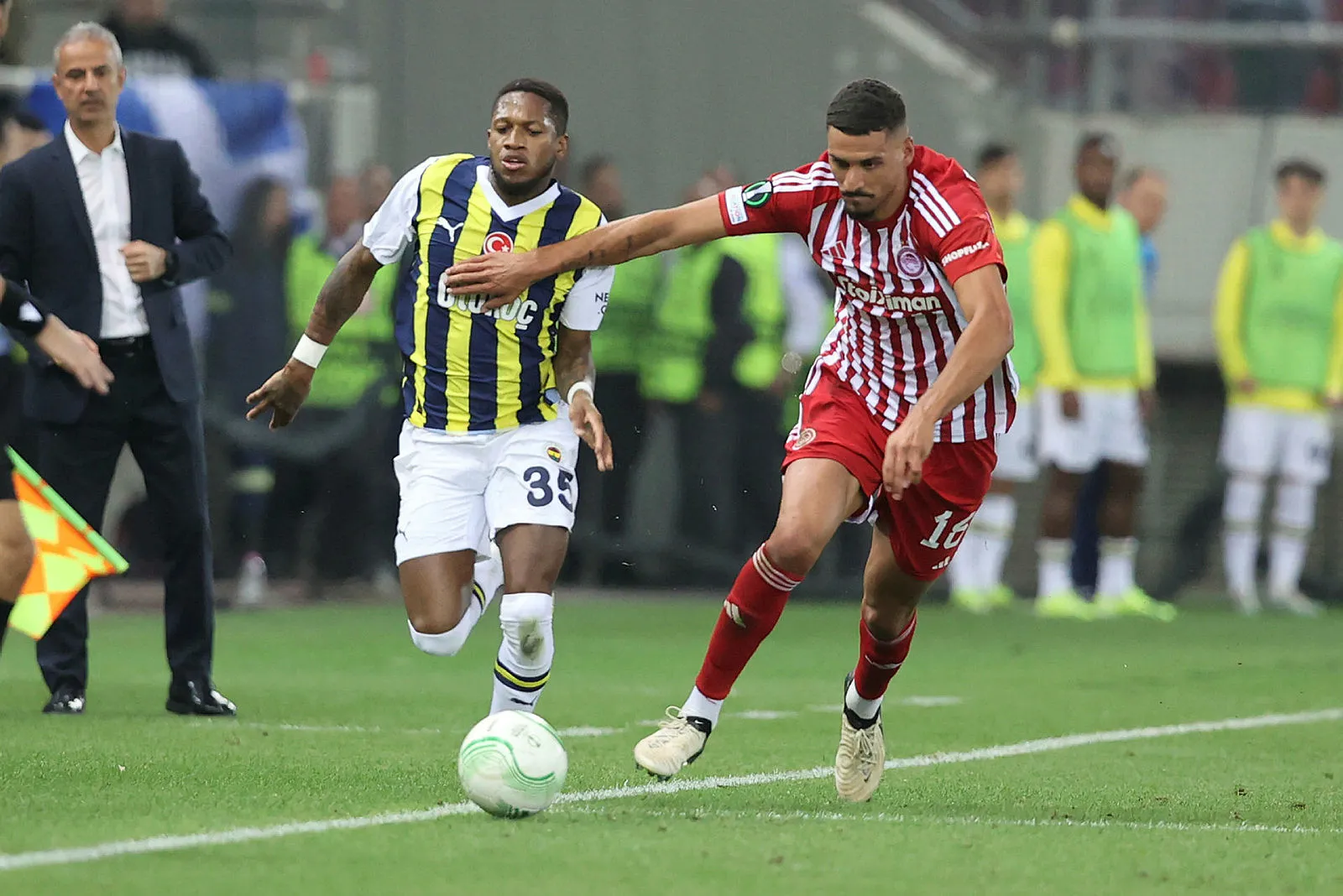 İsmail Kartal'dan stoper kararı! Olympiakos maçı 11'i şekillendi - 15