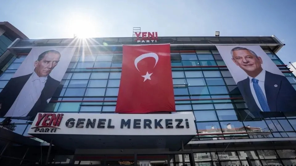 yeni-partide-dananin-kuyrugu-14-15-kasimda-kopacak-ozgur-ozel-ekremci-ekibi-tasfiye-edebilecek-mi-1793176767032.jpeg YENİ Parti'de dananın kuyruğu kopuyor! Özel'in "14-15 Kasım" hedefi... "Ekremci" ekibi tasfiye edebilecek mi?-3