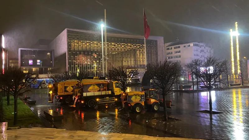 İstanbul’da sabah saatlerinde kar yağışı etkili oldu. (Kaynak: Takvim Foto Arşiv)