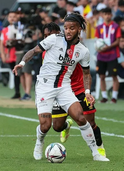 senol-gunestenvalentin-rosier-icin-sok-rapor-teklif-gelirse-satin-1670631735614.jpeg Şenol Güneş'ten Valentin Rosier için şok rapor: Teklif gelirse satın-6