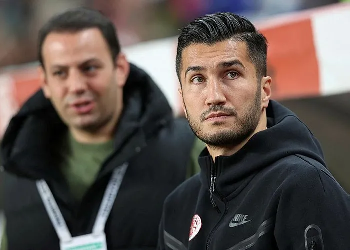 son-dakika-haberleri-borussia-dortmundun-nuri-sahin-icin-odedigi-bonservis-bedeli-belli-oldu-1703950809853.jpeg Son dakika haberleri: Nuri Şahin Süper Lig tarihine geçti! Bonservis bedeli belli oldu-7