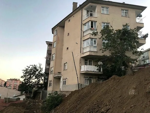 Ankara Çankaya'da temel kazısında istinat duvarı çöktü: 5 bina çökme riskine karşı boşaltıldı-6