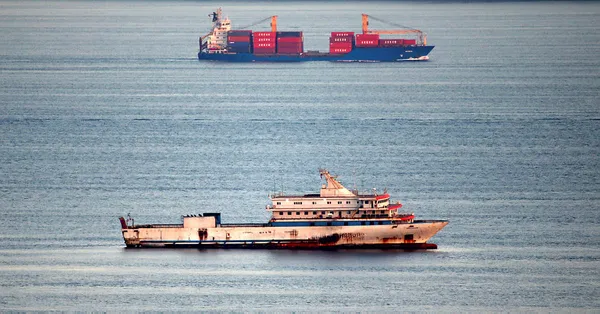 Miçotakis yine tahrik peşinde! İşte Yunanistan'ın ateş açtığı gemi! Mavi Marmara 12 yıl sonra bu kez Yunan'ın hedefi oldu! 