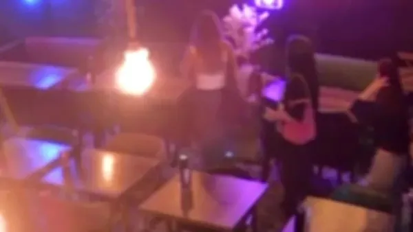 susi-yemeye-gitti-iki-kat-asagi-duserek-yaralandi-1786566322675.jpeg Suşi yemeye giden 17 yaşındaki genç kızın başına gelmeyen kalmadı: İki kat aşağı düşüp kaynar suyla yandı-4